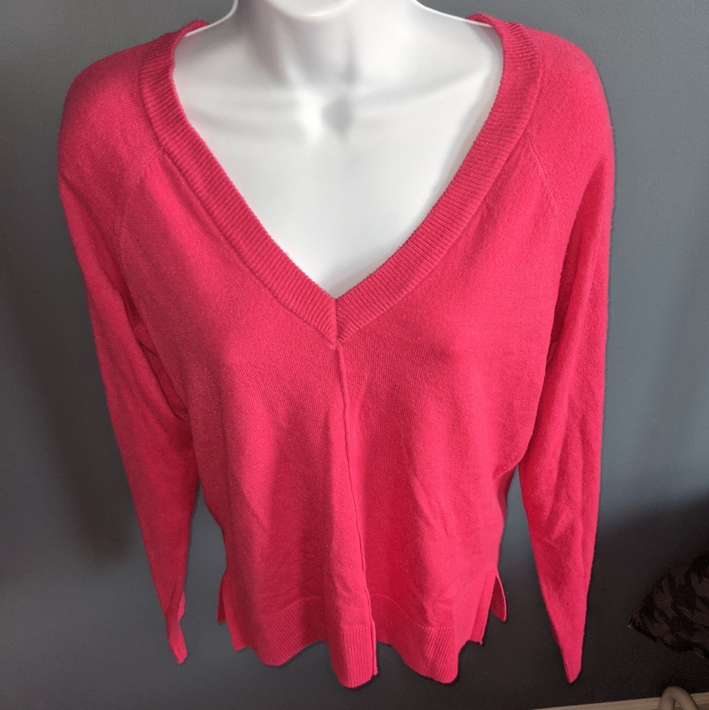 NWT Bobeau (Nordstrom) Light Weight V Neck Sweater - Picture 1 of 3